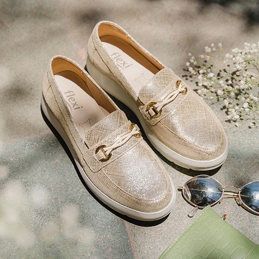 Mocasín Herraje Flexi para Mujer con Suela Extra Ligera Estilo 126706 Oro