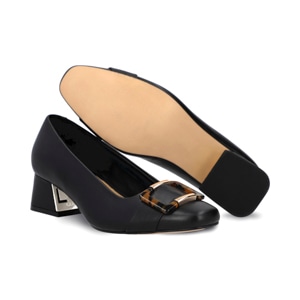 Tacón de vestir cerrado en piel color negro Quirelli estilo 300802