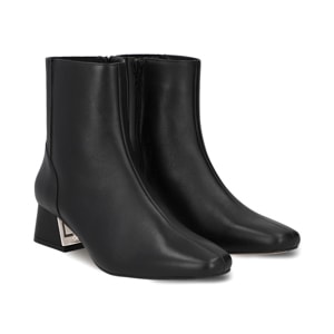 Botín en piel color negro Quirelli estilo 300805