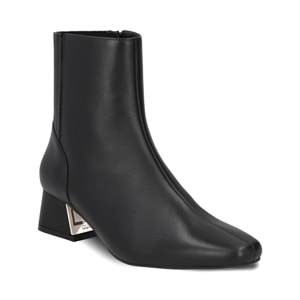 Botín en piel color negro Quirelli estilo 300805