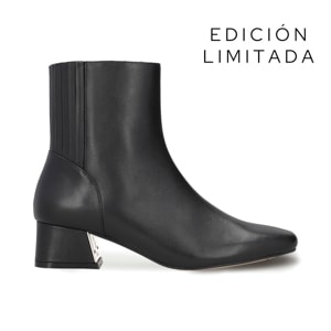 Botín en piel color negro Quirelli estilo 300805