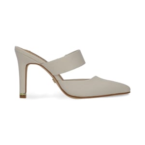 Zapatilla con pulsera en piel color latte Quirelli estilo 302402