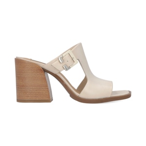 Sandalia de tacón en piel color latte Quirelli estilo 302601